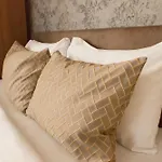 Hotel Honey
