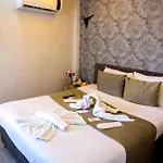 Hotel Honey 2*