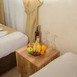 Hotel Honey