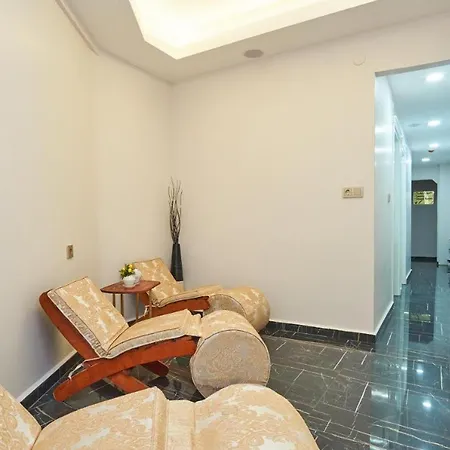 Honey Hotel 2*