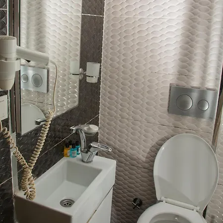Hotel Honey 2*