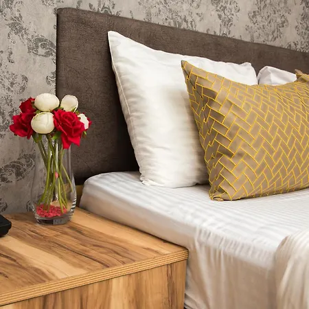 Honey Hotel 2*
