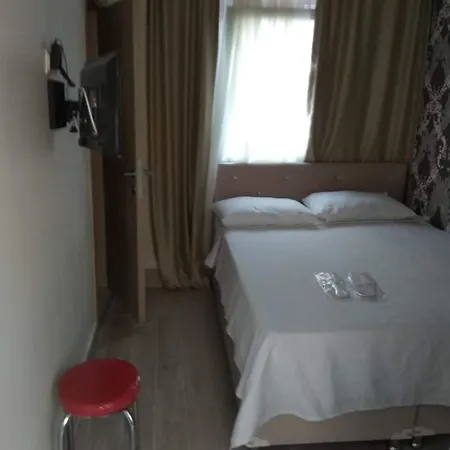 Hotel Honey 2*