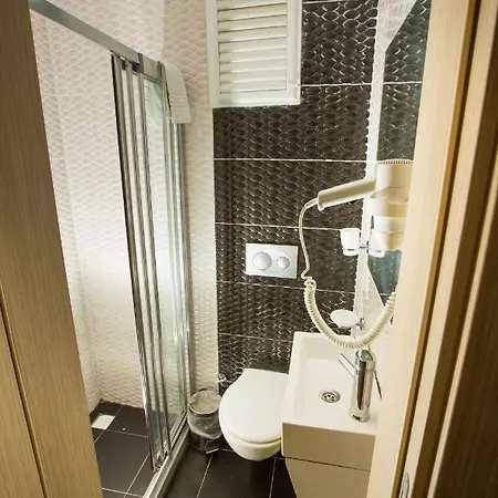 Honey Hotel 2*